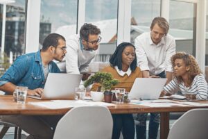 Educators-and-Publishers-around-a-table-discussing-content-licensing-
